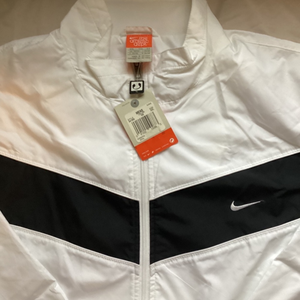 Nike light jacket - Picture 3 of 3